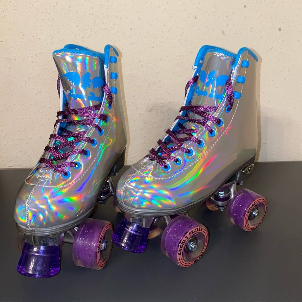 Holographic Rollerskates